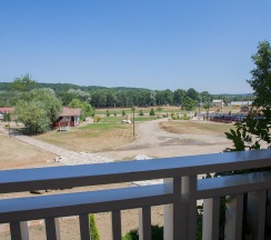 Номер полулюкс улучшенный с 1 двуспальной кроватью в Кремниевы термы