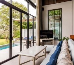 Двухместная вилла с видом на горы двуспальная кровать в The Private Pool Villas at Civilai Hill Khao Yai