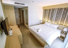 Номер Deluxe в Ocean and Ole Patong Hotel