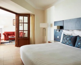 Двухместный полулюкс Venus с видом на море двуспальная кровать в Hurghada Marriott Beach Resort