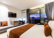 Трёхместный номер Superior с балконом в Отель Citrus Patong Hotel by Compass Hospitality