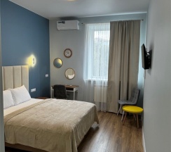 СУПЕРИОР Трехместный номер с двуспальной и односпальной кроватями в Zb Hotels Айсберг Саратов