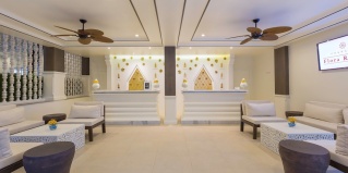 Карон: Курортный отель Chanalai Flora Resort Kata Beach