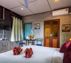 Двухместное бунгало Deluxe двуспальная кровать в Kanya Cozy Bungalows Kata Beach
