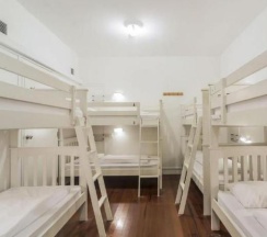 Кровать в общем номере (женский номер) в BEAT. Arts Hostel Chinatown