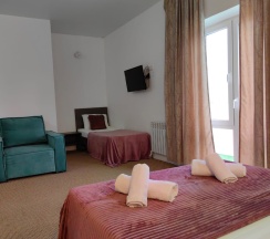 Стандартный четырехместный номер в Белое солнце