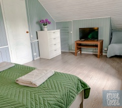 Домик у реки в River Villa