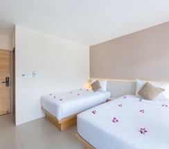 Двухместный номер Deluxe с балконом 2 отдельные кровати в La Vista Patong Hotel