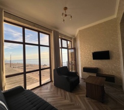 Двухместный люкс с балконом и с красивым видом из окна двуспальная кровать в Blacksea