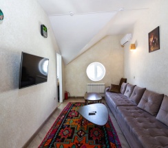 Кровать в общем номере (женский номер) в Чердак