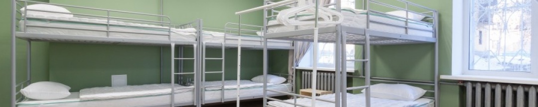 Спальное место в мужском общем 8-ми местном номере в Story Hostel