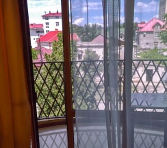 Двухместный номер Superior с балконом и с красивым видом из окна двуспальная кровать в Тихий домик