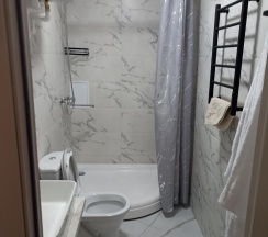 Номер комфорт полулюкс с 1 двуспальной кроватью в Ковров