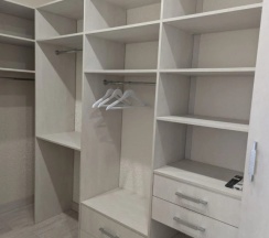 Шестиместный коттедж с балконом и рядом с пляжем в Гостевой дом