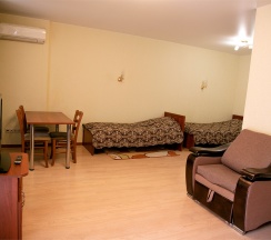 Трехместный номер с дополнительным спальным местом в Комета