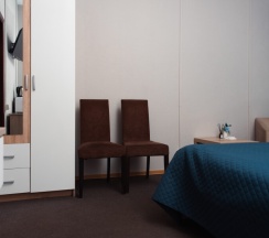 Двухместная комната с 2 односпальными кроватями и общей ванной комнатой в МК Мокко