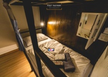 Кровать в общем номере (женский номер) в Post Factory Bed & Breakfast Sathorn Hostel - Adults Only