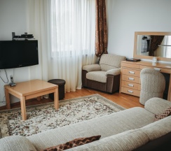 Двухместный люкс Business с балконом и с видом на море двуспальная кровать в Diana Palace