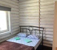 Коттедж с 2 комнатами с балконом в Тихая гавань