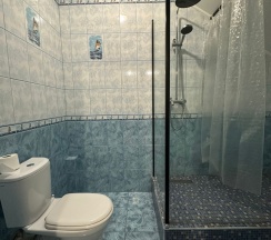 Стандартный трехместный номер в Николаевский