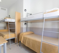 Кровать в общем номере в Albergue Inturjoven Málaga - Hostel