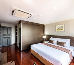Одноместный люкс с 3 комнатами в Royal Suite Hotel Bangkok