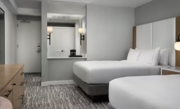 Четырёхместный номер с частичным видом на океан в Hilton Myrtle Beach Resort