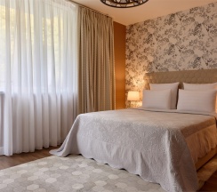 Супериор с балконом и видом на заповедник в Hills Polyana hotel&SPA