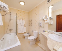 Номер Делюкс в Crowne plaza