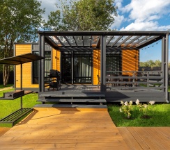 Коттедж с двумя спальнями, купелью и баней в Black Village Family