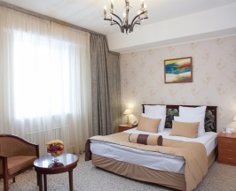 Двухместный полулюкс (двуспальная кровать) в Golden Dragon Hotel & Spa