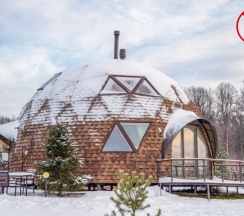 Купольный коттедж-сфера с двумя спальнями и камином №12 в Караван