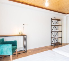 Двухместный номер Standard с балконом двуспальная кровать в Hotel Chatini Mestia