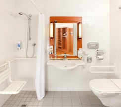 Двухместный номер Standard двуспальная кровать в Leonardo Hotel Salzburg City Center