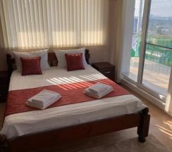 Трёхместный номер Comfort с балконом и с красивым видом из окна в Династия
