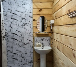 Четырехместный домик в Шум ручья