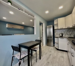 Апартаменты c 1 комнатой с балконом и с красивым видом из окна в Апартаменты на улице Романовская Слобода 14