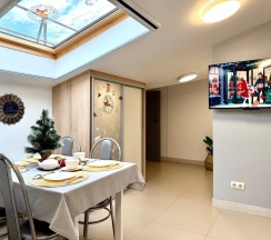 Апартаменты №10 "Люкс" на мансардном этаже в Саквояж