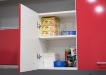 Спальное место в комнате для мужчин в Star home