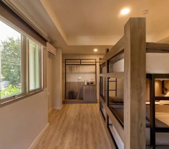 Четырёхместный номер Comfort двухъярусная кровать в Thapae60 Mini Hotel