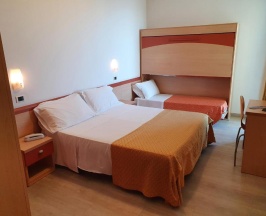 Трёхместный номер Standard с видом на море в Hotel Tilmar