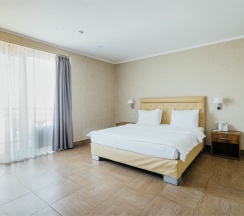 Стандарт улучшенный с балконом боковой вид на море. Корпус 1 в Amza Парк