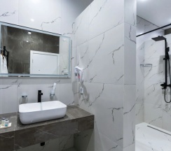 Двухместный полулюкс двуспальная кровать в Геопур