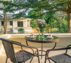 Двухместное бунгало Deluxe c 1 комнатой двуспальная кровать в Isara Nai Yang Resort