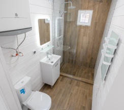 Двухкомнатный номер с выходом на бассейн в Green Village