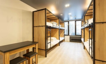 Общий мужской 8 местный номер нижние кровати в На Рубле