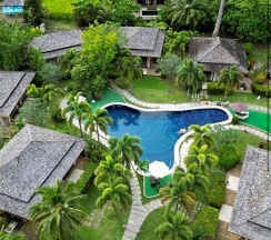 Двухместный люкс Deluxe с частичным видом двуспальная кровать в Laguna Villas Boutique Hotel