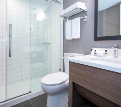 Двухместный номер Standard двуспальная кровать в Sandman Signature Calgary Downtown Hotel