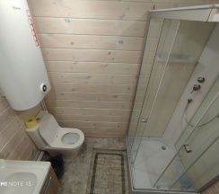 Шестиместный коттедж с красивым видом из окна в Иркут