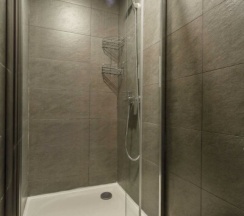 Общий мужской 10 местный номер верхние кровати в На Рубле